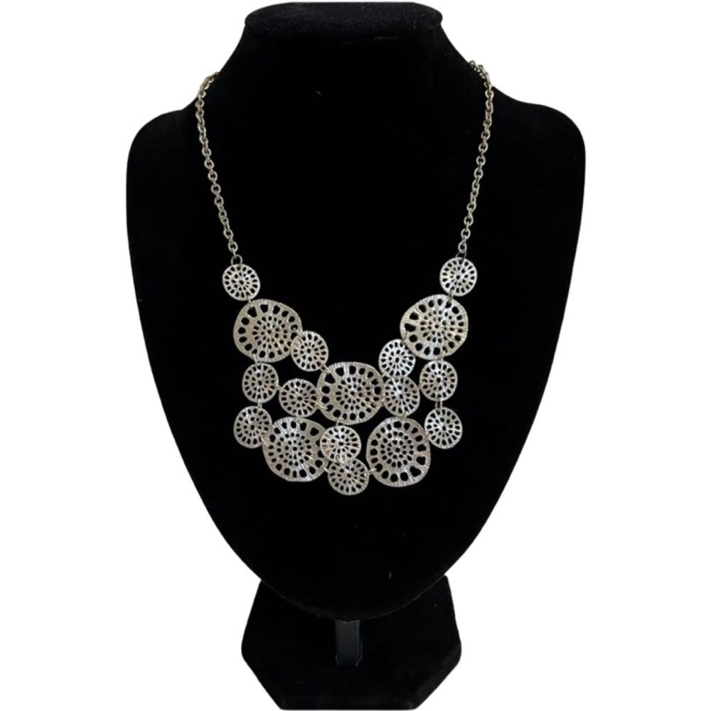 Sand Dollar Medallion Silver Tone Bib Statement Necklace Dangle Earrings Set - Picture 3 of 10